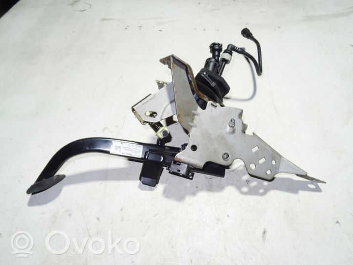 Volvo C30 Clutch pedal 8N517B633DB