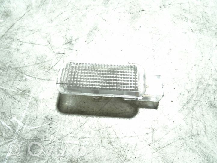 Audi A6 S6 C5 4B Luce interna per portiera anteriore 4B0947415