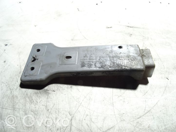 KIA Sorento Staffa di rinforzo montaggio del paraurti posteriore 866933E500