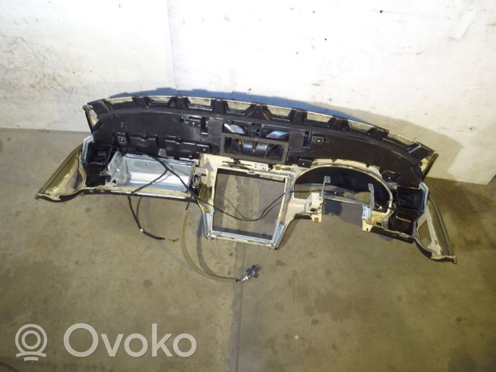 Audi A8 S8 D2 4D Dashboard 4D1857041