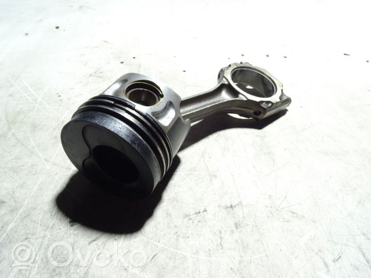 Alfa Romeo 147 Piston avec bielle 33FB