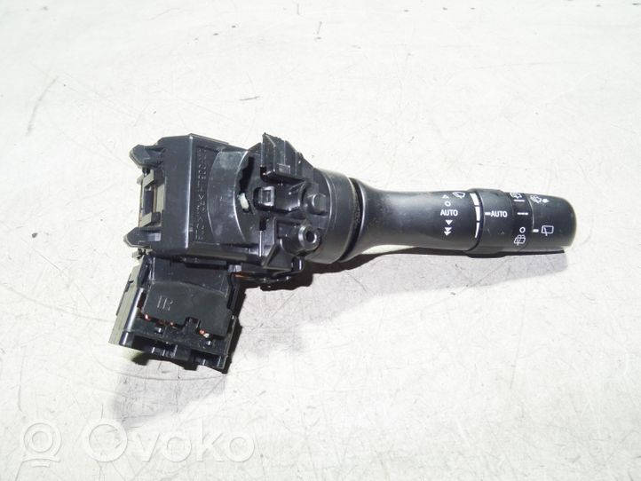 Toyota Avensis T270 Leva comando tergicristalli 0519017F381