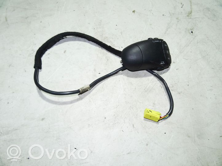 Volvo C30 Multifunctional control switch/knob 8200090516F