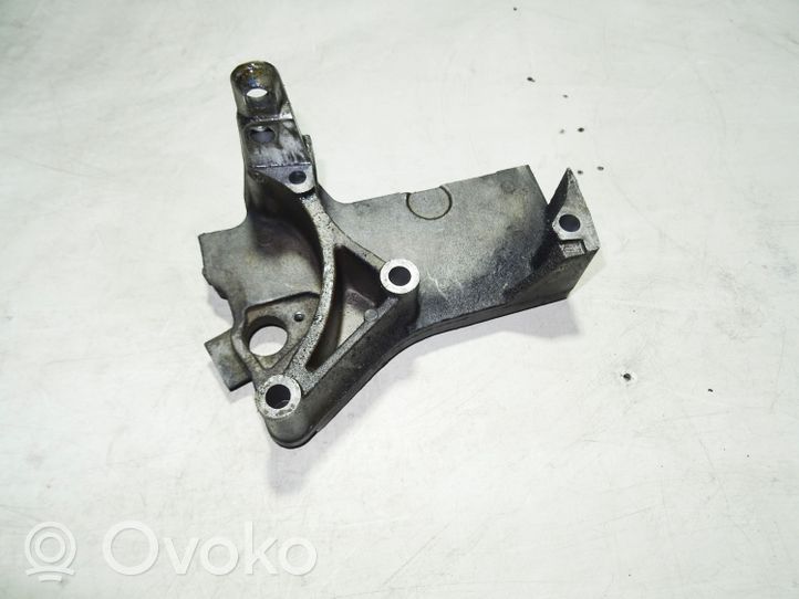 Renault Kangoo I Engine mounting bracket 8200101196