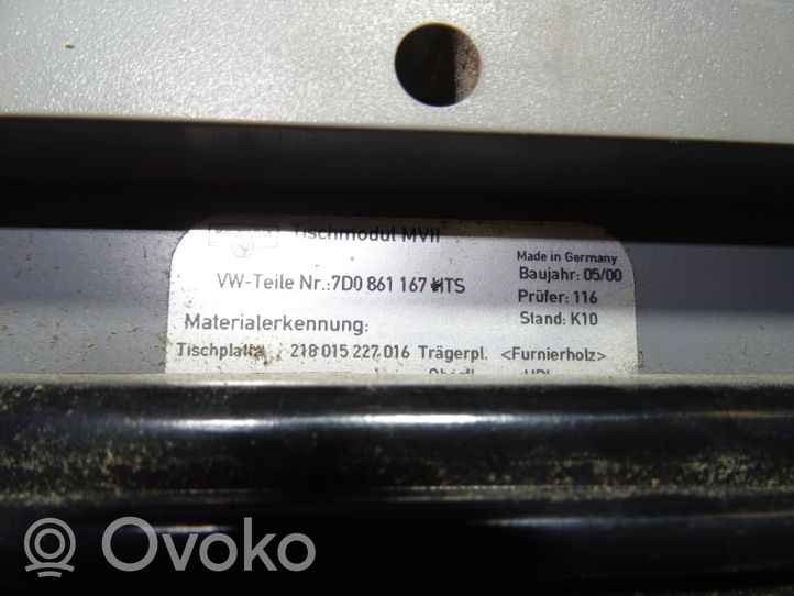 Volkswagen Multivan T4 Inne części wnętrza samochodu 7D0861167