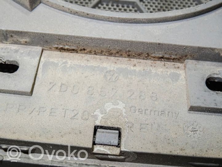 Volkswagen Multivan T4 Maskownica głośnika drzwi tylnych 7D0857288