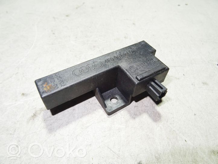 Audi A6 S6 C6 4F Radion pystyantenni 4F0907247