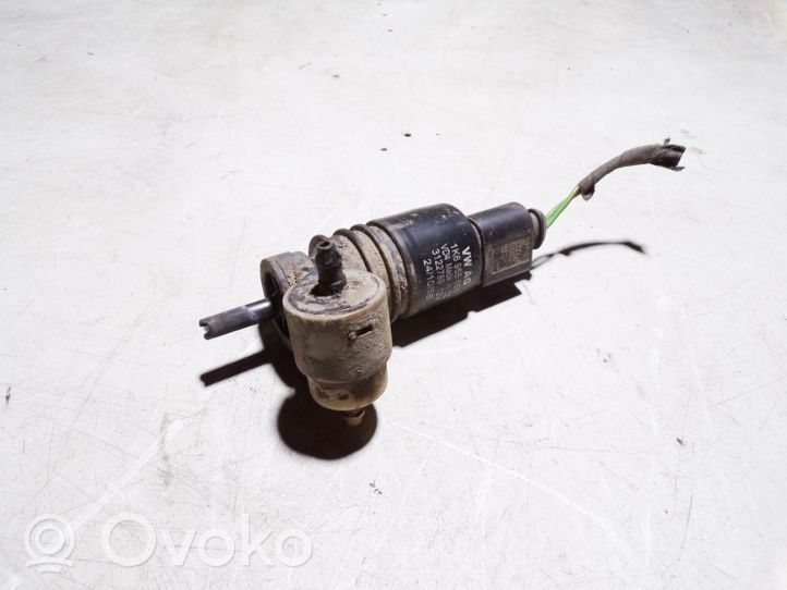 Volkswagen Touran II Windscreen/windshield washer pump 1K6955651