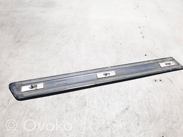 Audi A3 S3 A3 Sportback 8P Takaoven lista (muoto) 8P3853983