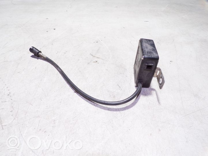 Volkswagen Transporter - Caravelle T4 Amplificatore antenna 701035577B