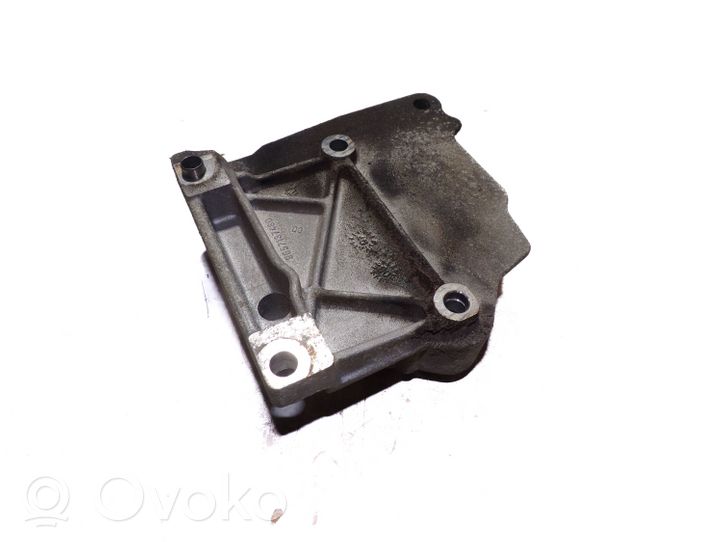 Citroen C4 I Uchwyt / Mocowanie sprężarki klimatyzacji 9657137480