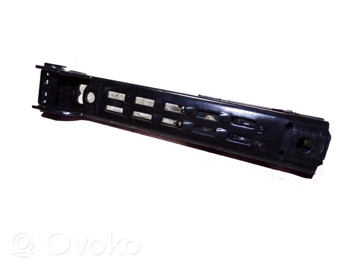 Volkswagen PASSAT B7 Rail de réglage hauteur de ceinture de sécurité 1T0857819B