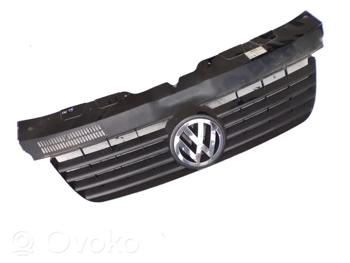 Volkswagen Transporter - Caravelle T5 Grille calandre supérieure de pare-chocs avant 7H0807101