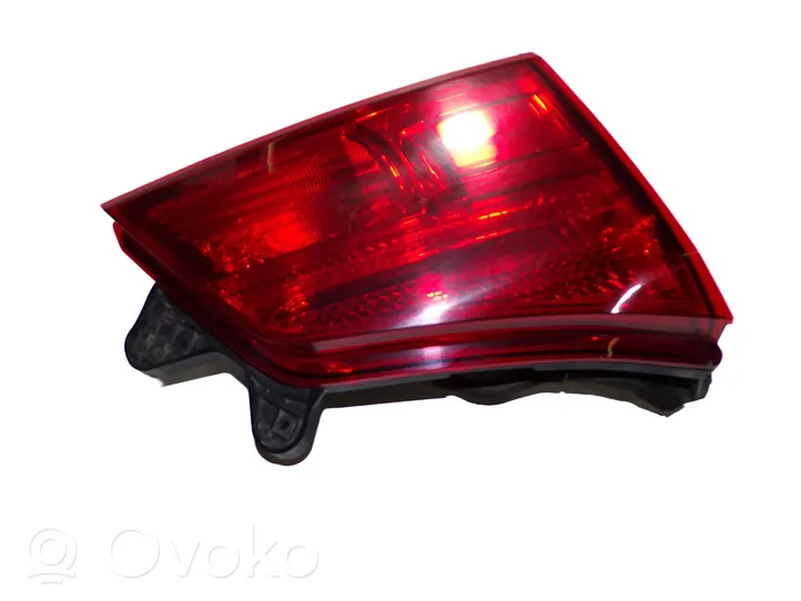 Subaru Legacy Lampy tylnej klapy bagażnika 23620073