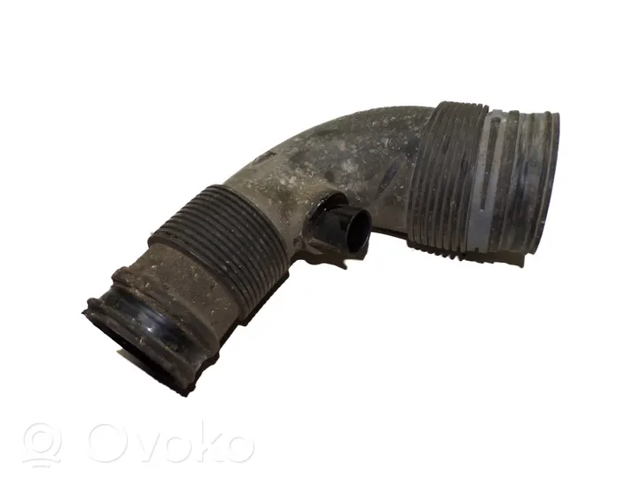 Volkswagen Touareg II Air intake hose/pipe 7P6129572