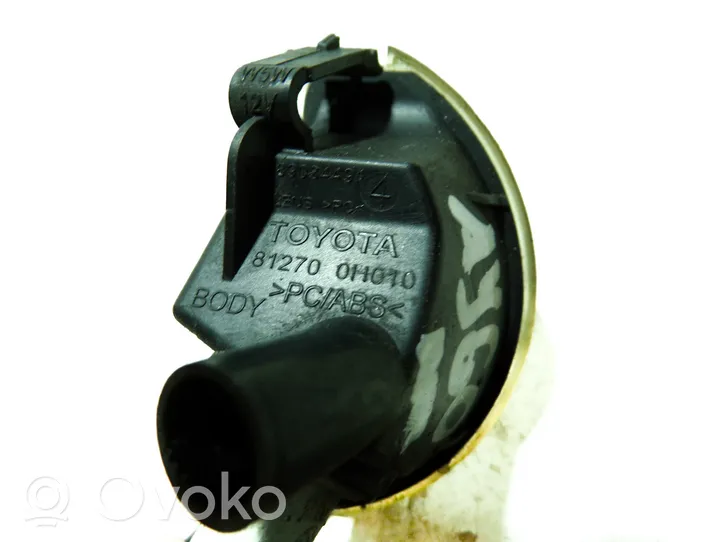 Toyota Aygo AB10 Lampa oświetlenia tylnej tablicy rejestracyjnej 812700H010