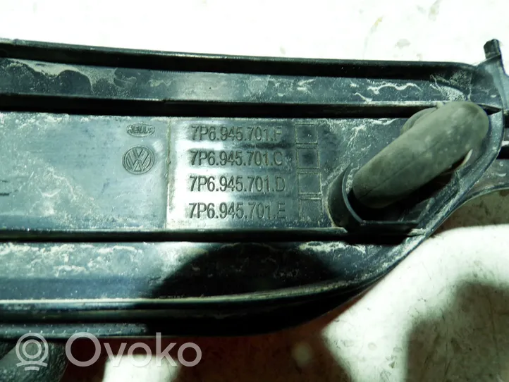 Volkswagen Touareg II Światło przeciwmgielne tylne 7P6945701F