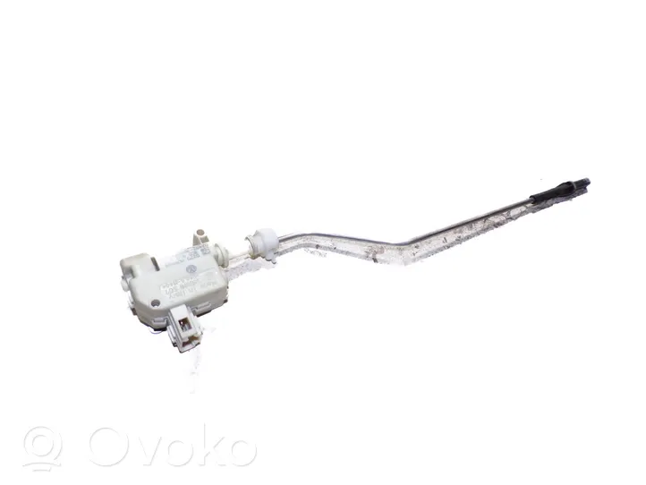 Volkswagen PASSAT B6 Verrouillage du bouchon du réservoir de carburant 3C0810773