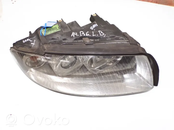 Audi A4 S4 B6 8E 8H Lampa przednia 8E0941004G