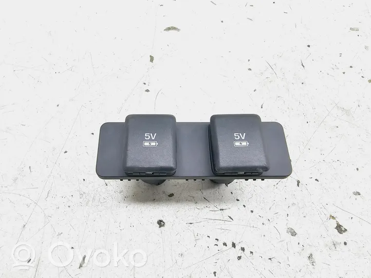 Land Rover Range Rover Sport L494 USB-pistokeliitin JPLA19010CA