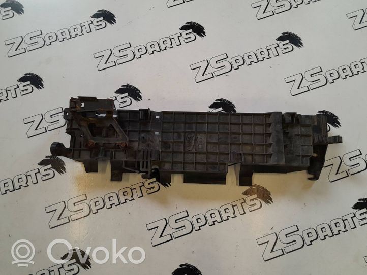 Land Rover Range Rover L322 Garniture de radiateur Pcn500070