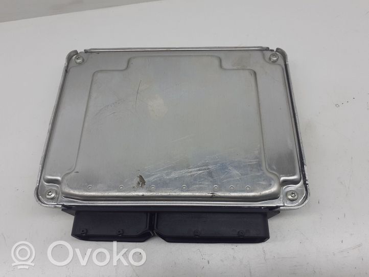 Volkswagen PASSAT B5.5 Sterownik / Moduł ECU 038906019ER