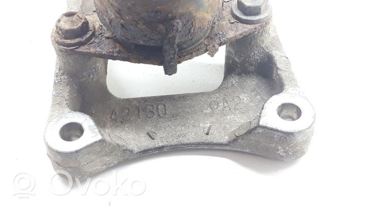 Toyota RAV 4 (XA30) Supporto di montaggio del motore 42130