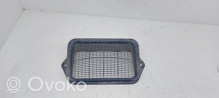 Volkswagen Touran I Tapón del microfiltro de aire del habitáculo 1K0815479