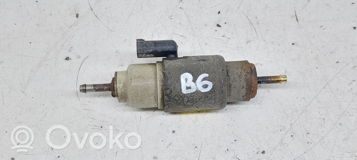 Volkswagen PASSAT B6 Pompe à carburant Webasto 9009529D