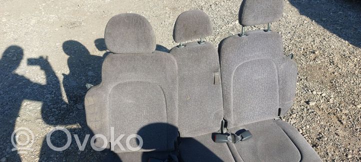 Toyota Yaris Verso Комплект сидений 