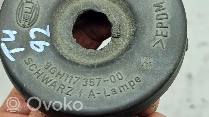 Volkswagen Multivan T4 Osłona żarówki lampy przedniej 9GH117357