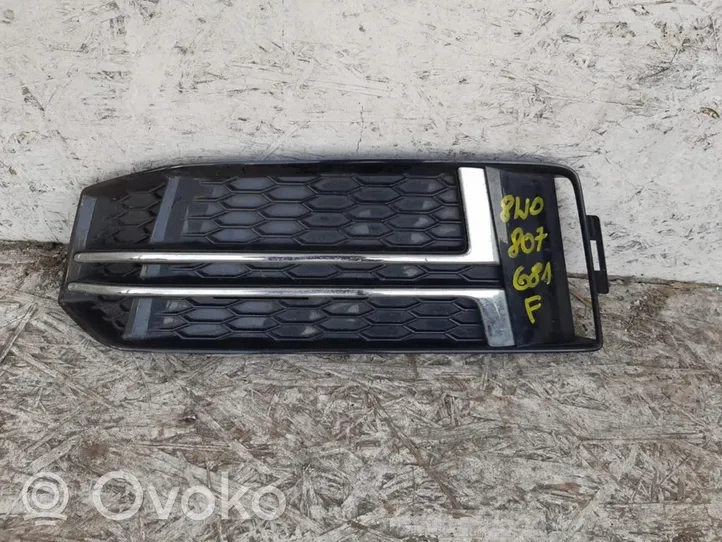 Audi A4 S4 B9 Kratka dolna zderzaka przedniego 8W0807682F