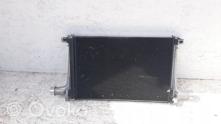 Audi Q8 Chłodnica powietrza doładowującego / Intercooler 4M0145805J