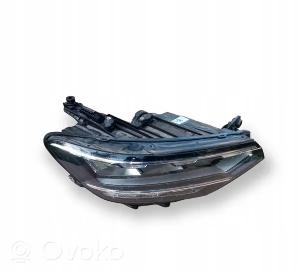 Volkswagen PASSAT B8 Lampa przednia 3G1941036P