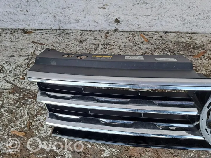 Volkswagen Tiguan Griglia superiore del radiatore paraurti anteriore 5NA853653