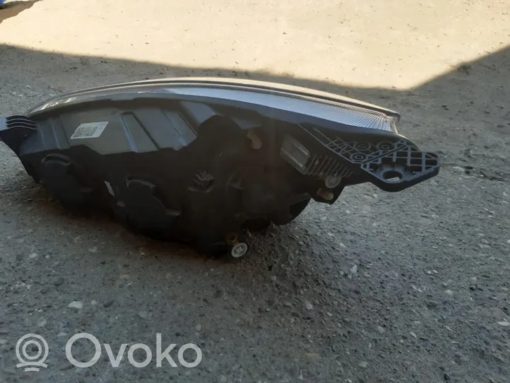 Ford Focus Priekinių žibintų komplektas 