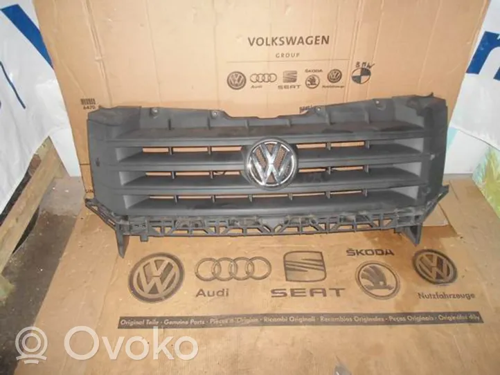 Volkswagen Crafter Etupuskurin ylempi jäähdytinsäleikkö 