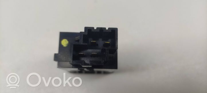 Volvo S40, V40 Seat heating switch 30862855