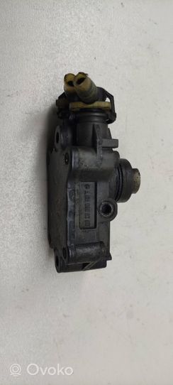 Mercedes-Benz Vaneo W414 Polttoaineen ruiskutuksen suurpainepumppu A6110900350