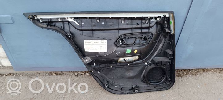 Volkswagen PASSAT CC Takaoven verhoilu 3C8867068A