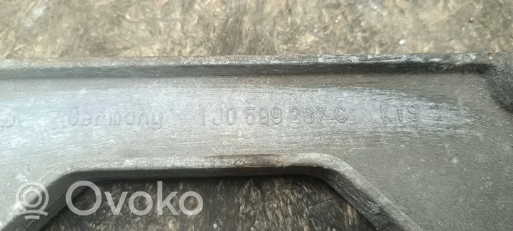 Audi TT Mk1 Aizmugurējā reduktora stiprinājums 1J0599287C