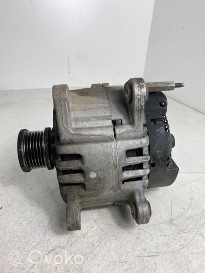 Volkswagen PASSAT B8 Generatore/alternatore A612004A