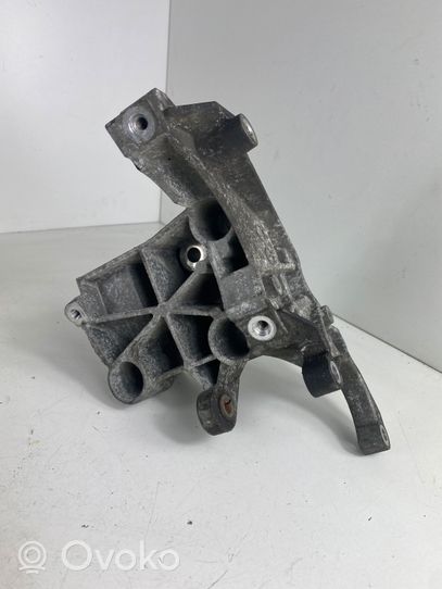 Audi A4 S4 B8 8K Supporto di montaggio della pompa del servosterzo 059145169AE