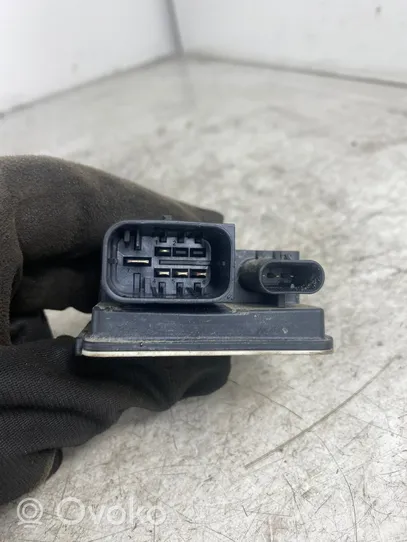 BMW 3 E90 E91 Przekaźnik / Modul układu ogrzewania wstępnego 7810856