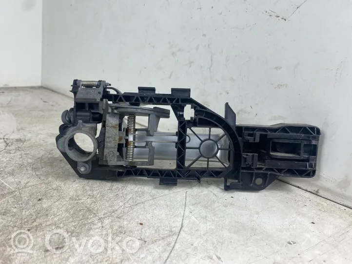 Volkswagen PASSAT B7 Support poignée extérieur de porte avant 3C0837885H