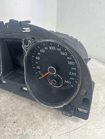 Volkswagen PASSAT B7 Speedometer (instrument cluster) 3AA920870H