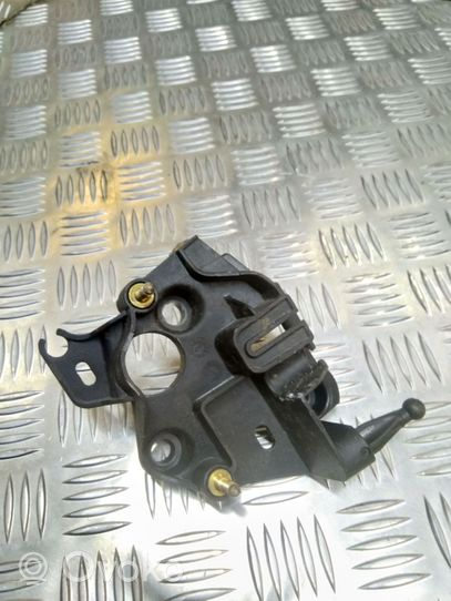 Ford Kuga I Support de montage de filtre à carburant 9684350480