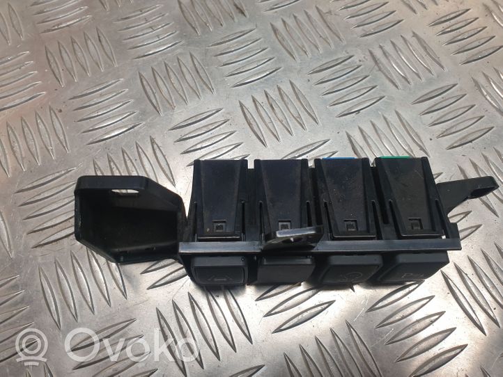 Nissan Qashqai Commutateur de capteur de stationnement (PDC) 083491A