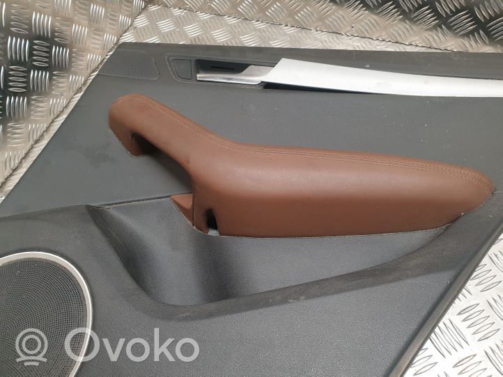 Audi Q5 SQ5 Takaoven verhoilu 8R0867306B