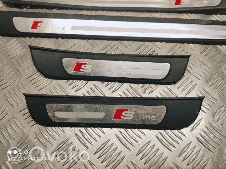 Audi A5 8T 8F Garniture marche-pieds avant 8T8853373